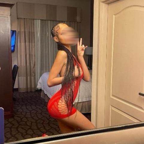  is Female Escorts. | Decatur | Illinois | United States | AmorousHug