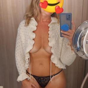  is Female Escorts. | Wilmington | North Carolina | United States | AmorousHug