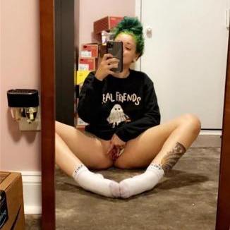  is Female Escorts. | Des moines | Iowa | United States | AmorousHug