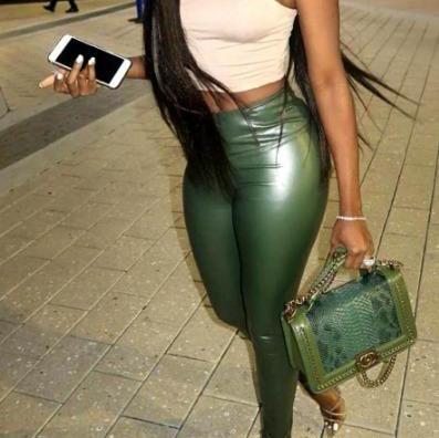  is Female Escorts. | Carbondale | Illinois | United States | AmorousHug