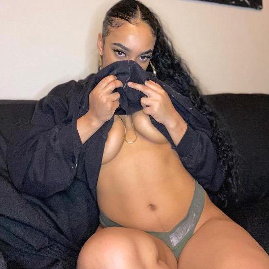  is Female Escorts. | Peoria | Illinois | United States | AmorousHug