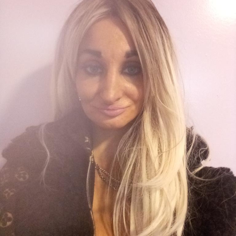  is Female Escorts. | Edmonton | Alberta | Canada | AmorousHug