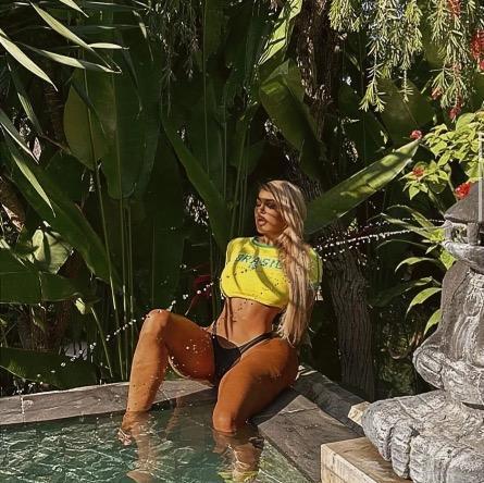  is Female Escorts. | Juneau | Alaska | United States | AmorousHug