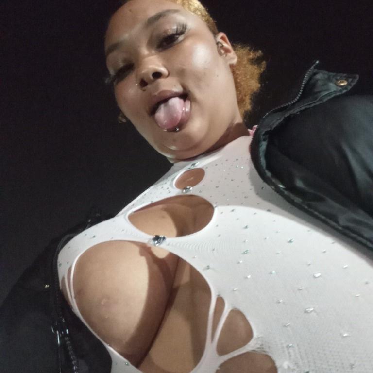  is Female Escorts. | Long Beach | California | United States | AmorousHug