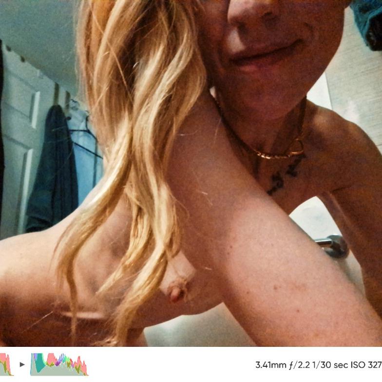  is Female Escorts. | Calgary | Alberta | Canada | AmorousHug