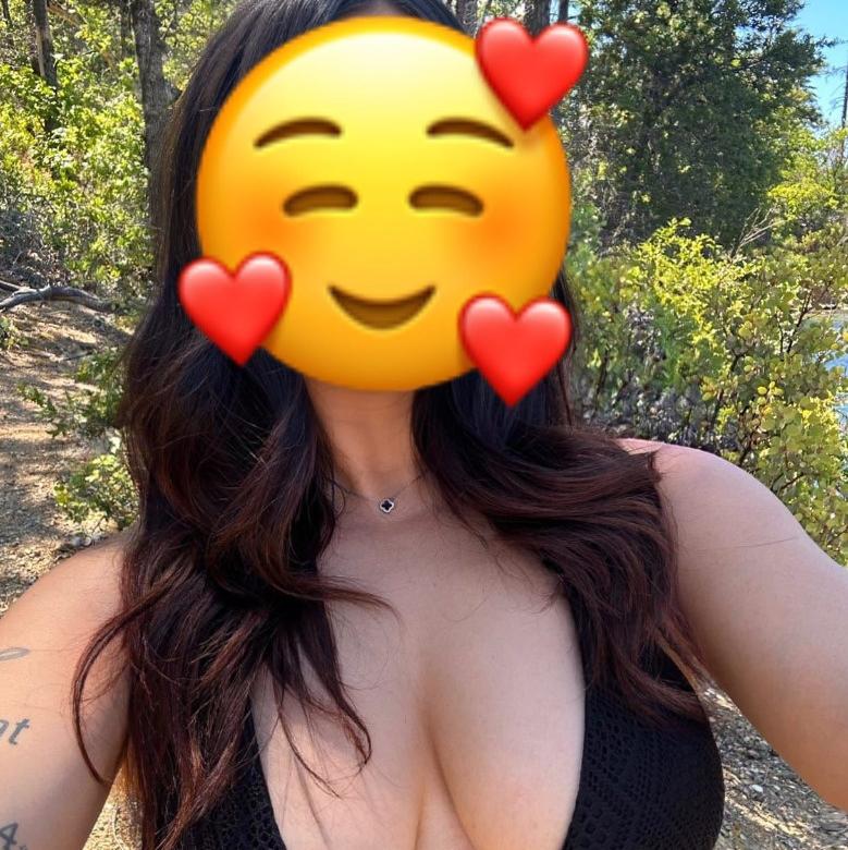  is Female Escorts. | Essex | Vermont | United States | AmorousHug