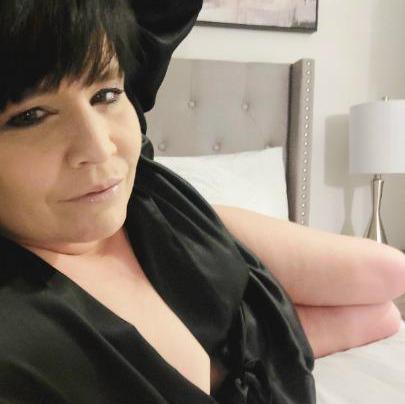  is Female Escorts. | Regina | Saskatchewan | Canada | AmorousHug