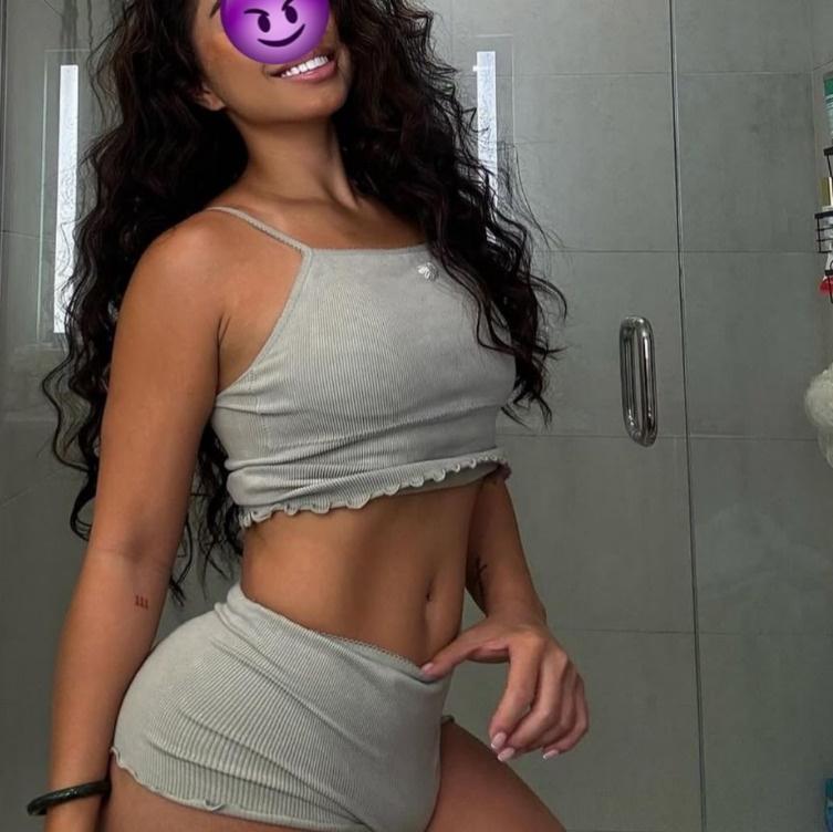  is Female Escorts. | Big Island | Hawaii | United States | AmorousHug