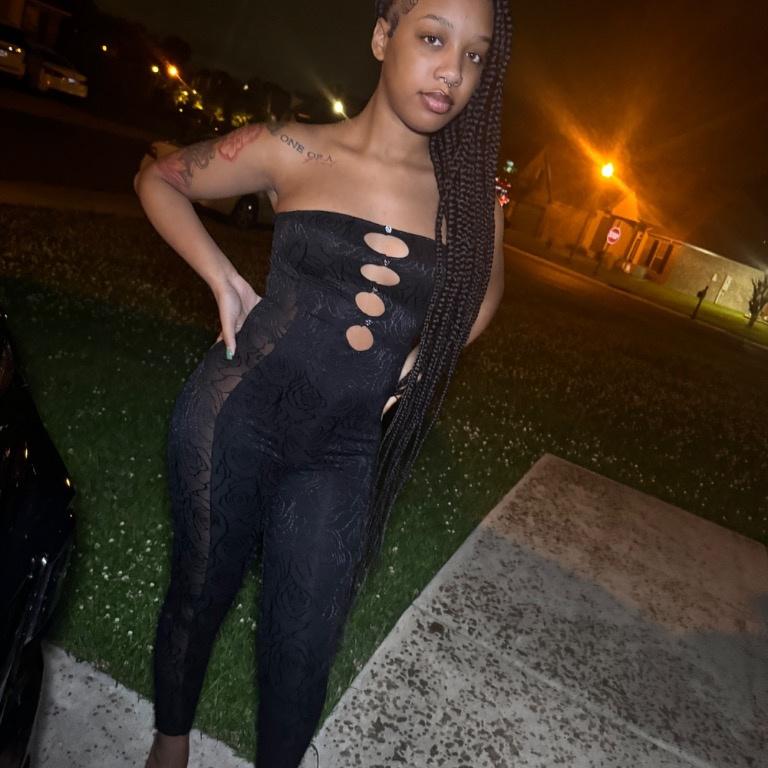  is Female Escorts. | Rapid City | South Dakota | United States | AmorousHug