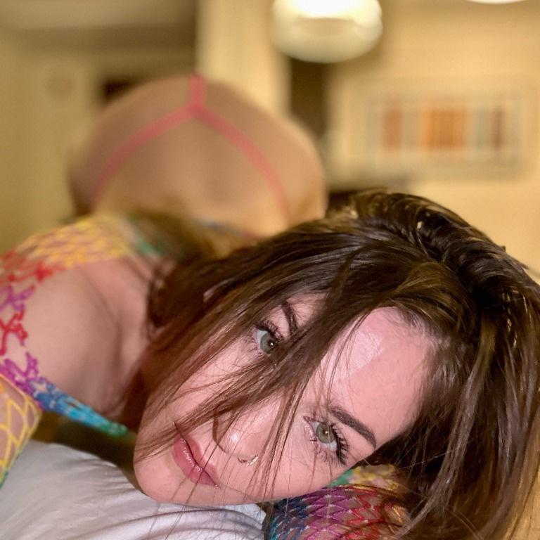  is Female Escorts. | Iowa City | Iowa | United States | AmorousHug