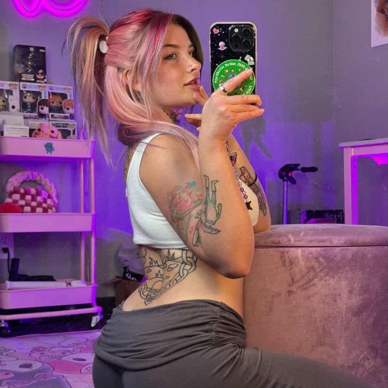  is Female Escorts. | Meridian | Mississippi | United States | AmorousHug