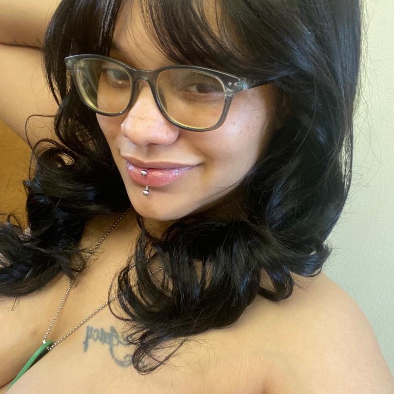  is Female Escorts. | St Joseph | Missouri | United States | AmorousHug