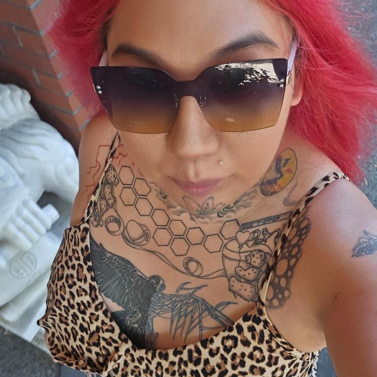  is Female Escorts. | Calgary | Alberta | Canada | AmorousHug