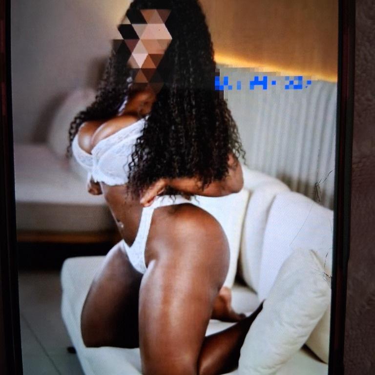  is Female Escorts. | Memphis | Tennessee | United States | AmorousHug