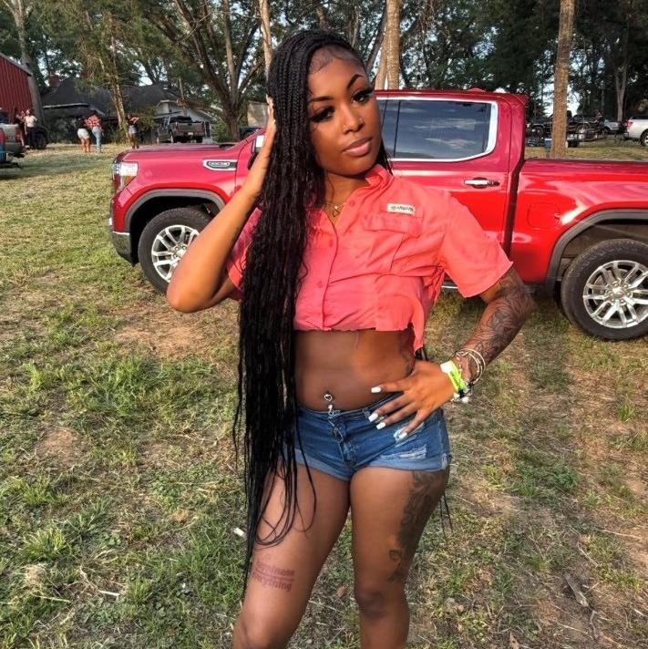  is Female Escorts. | Juneau | Alaska | United States | AmorousHug