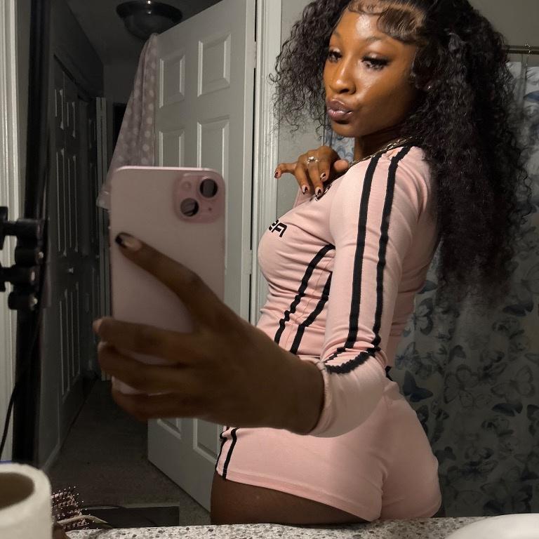  is Female Escorts. | St. Louis | Missouri | United States | AmorousHug