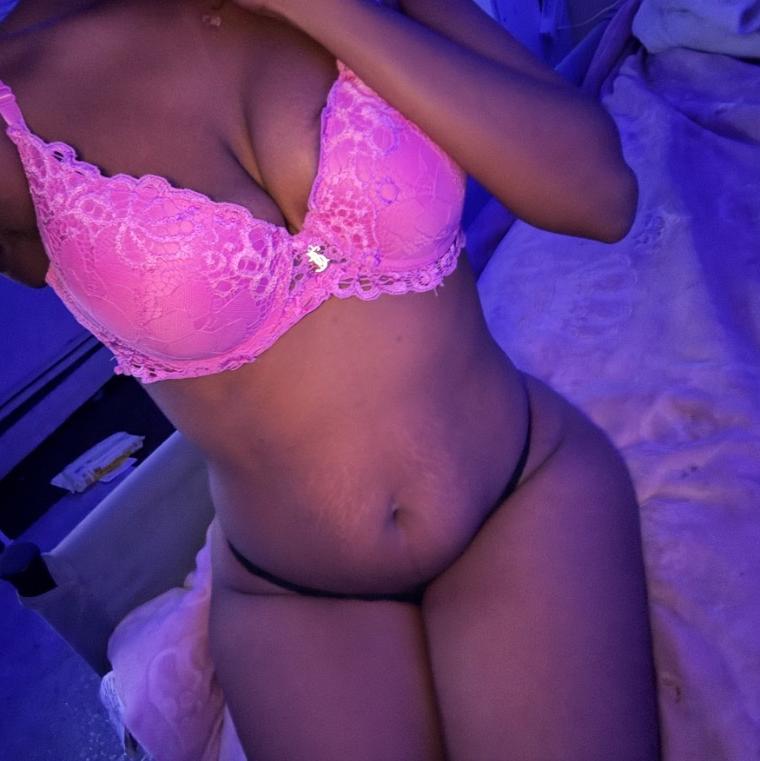  is Female Escorts. | Appleton | Wisconsin | United States | AmorousHug