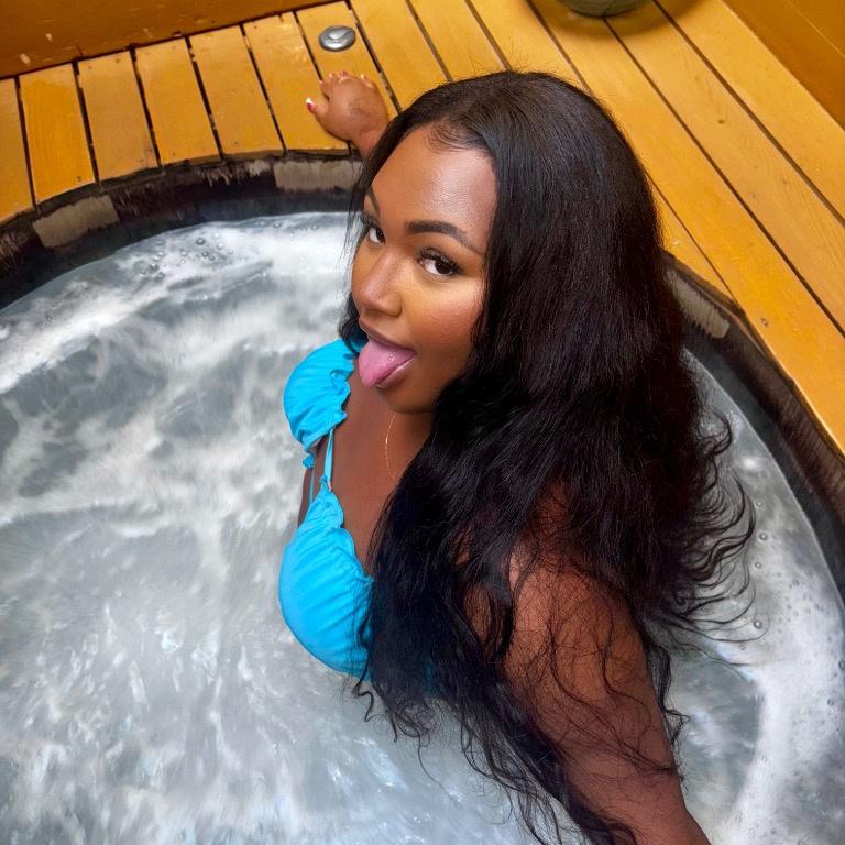  is Female Escorts. | Seattle | Washington | United States | AmorousHug