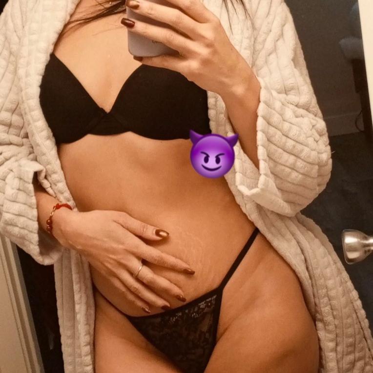  is Female Escorts. | Salem | Oregon | United States | AmorousHug