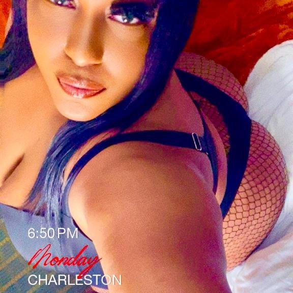  is Female Escorts. | Huntington | West Virginia | United States | AmorousHug