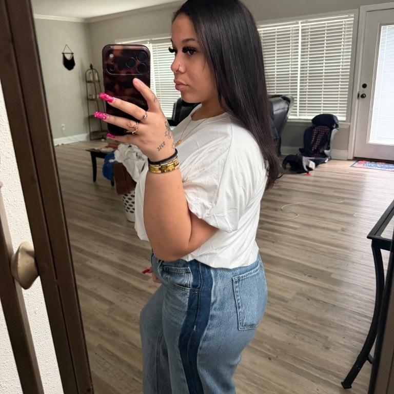  is Female Escorts. | New River Valley | Virginia | United States | AmorousHug