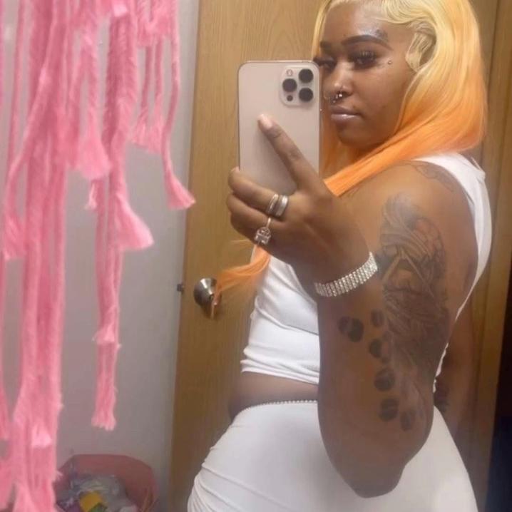  is Female Escorts. | Regina | Saskatchewan | Canada | AmorousHug