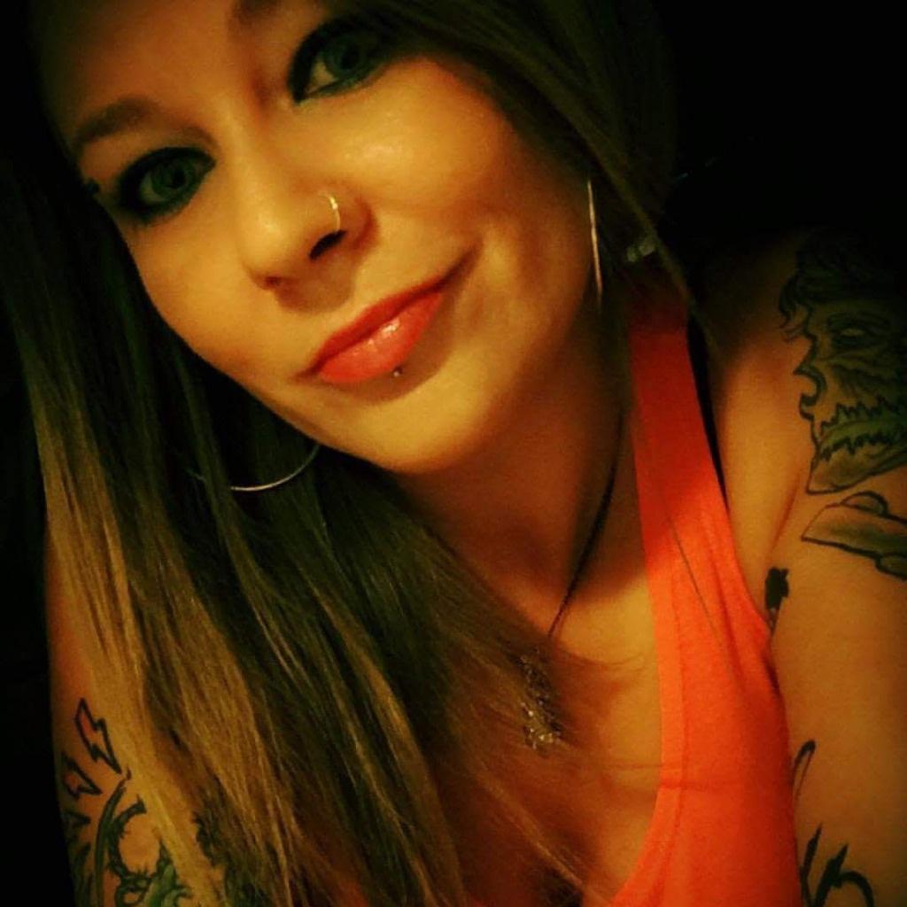 is Female Escorts. | Carbondale | Illinois | United States | AmorousHug