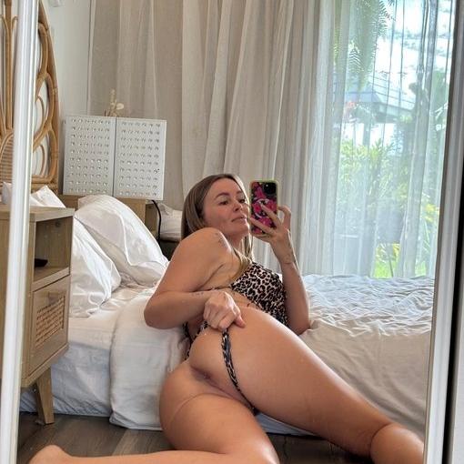  is Female Escorts. | Tallahassee | Florida | United States | AmorousHug