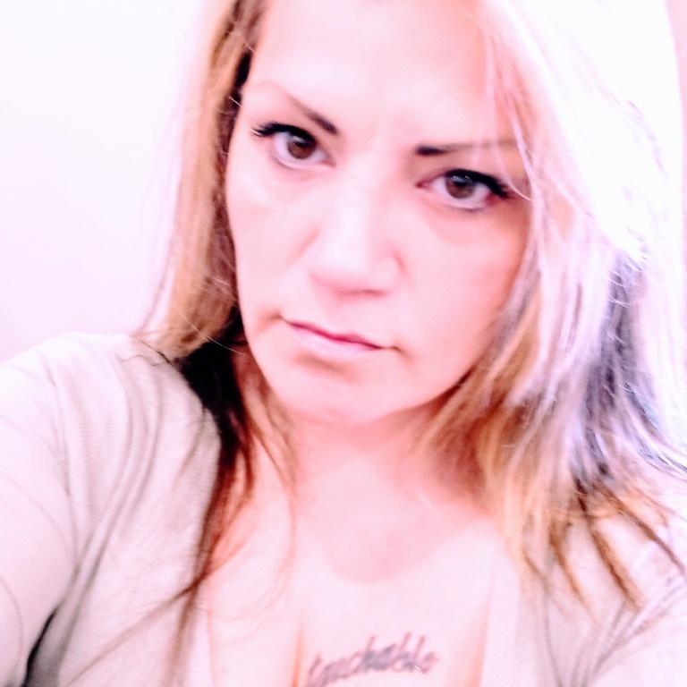  is Female Escorts. | Edmonton | Alberta | Canada | AmorousHug