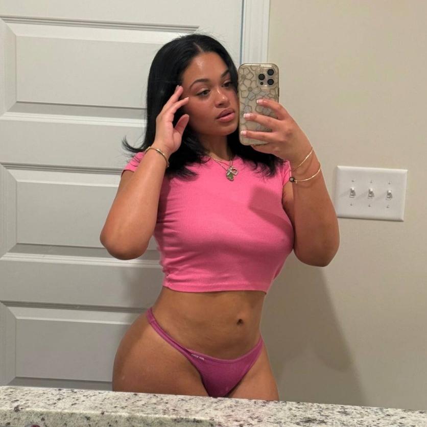  is Female Escorts. | Holland | Michigan | United States | AmorousHug