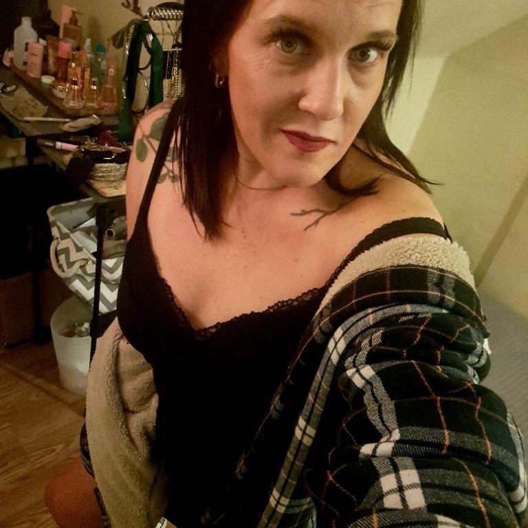  is Female Escorts. | Duluth | Minnesota | United States | AmorousHug