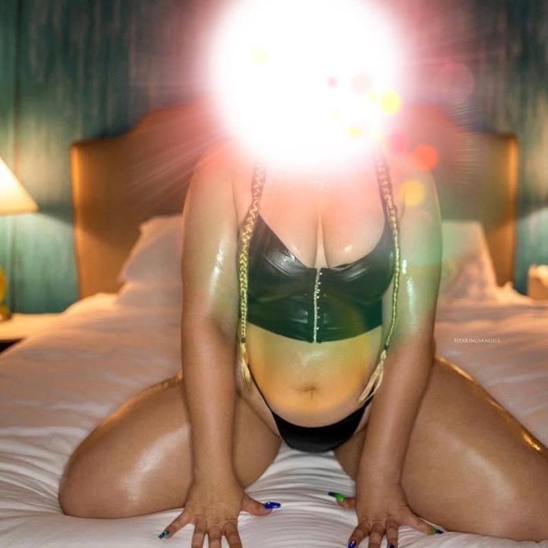  is Female Escorts. | St. Cloud | Minnesota | United States | AmorousHug