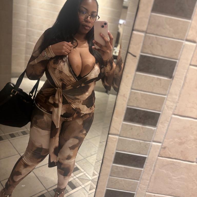  is Female Escorts. | Biloxi | Mississippi | United States | AmorousHug