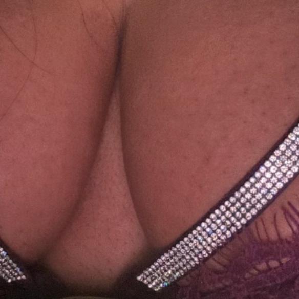  is Female Escorts. | Wausau | Wisconsin | United States | AmorousHug