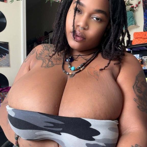  is Female Escorts. | Mason City | Iowa | United States | AmorousHug