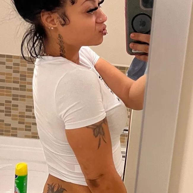  is Female Escorts. | Ashtabula | Ohio | United States | AmorousHug