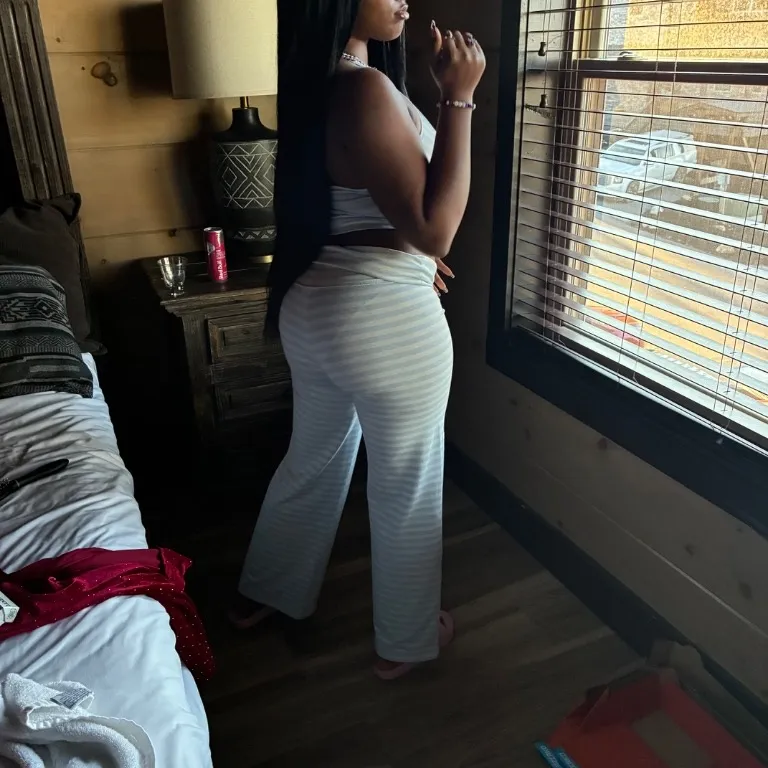 is Female Escorts. | Medicine Hat | Alberta | Canada | AmorousHug