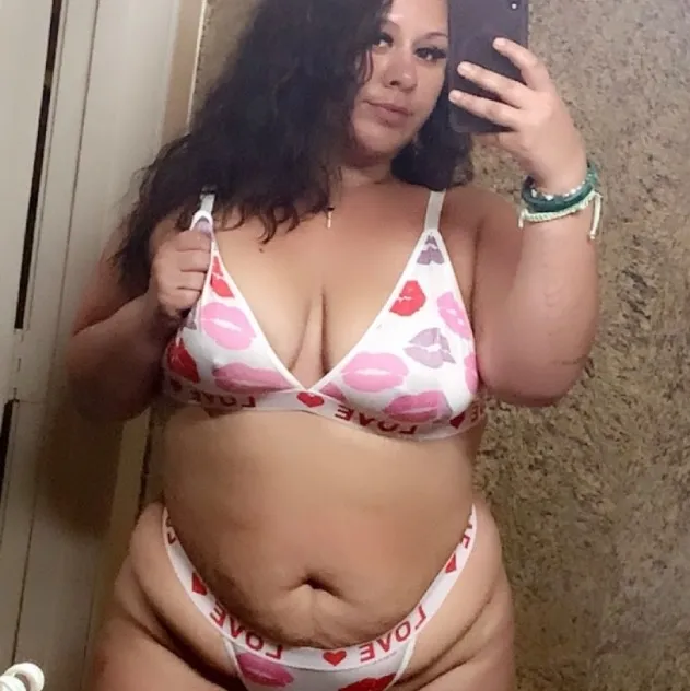  is Female Escorts. | San Fernando Valley | California | United States | AmorousHug