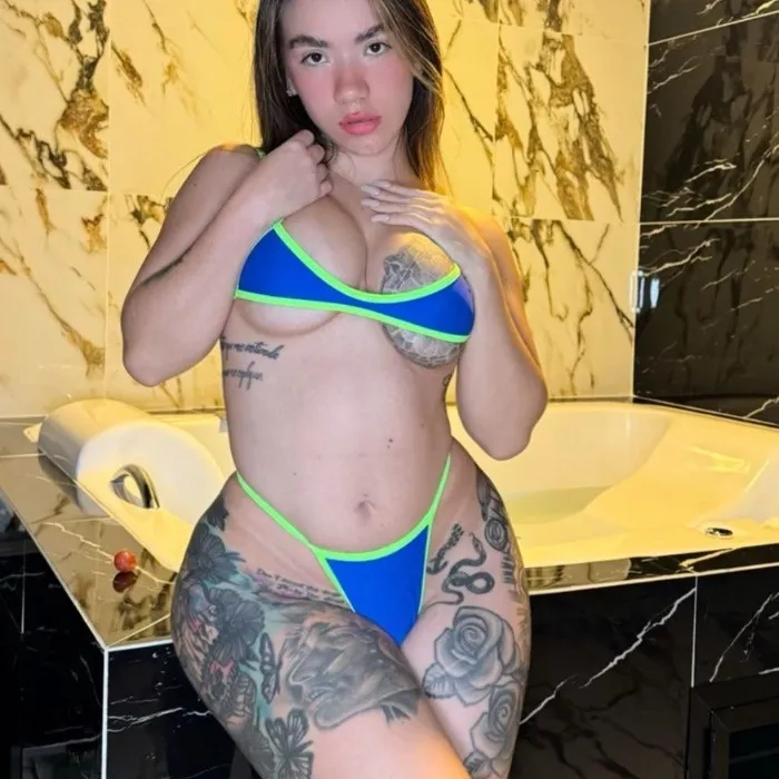  is Female Escorts. | Des moines | Iowa | United States | AmorousHug