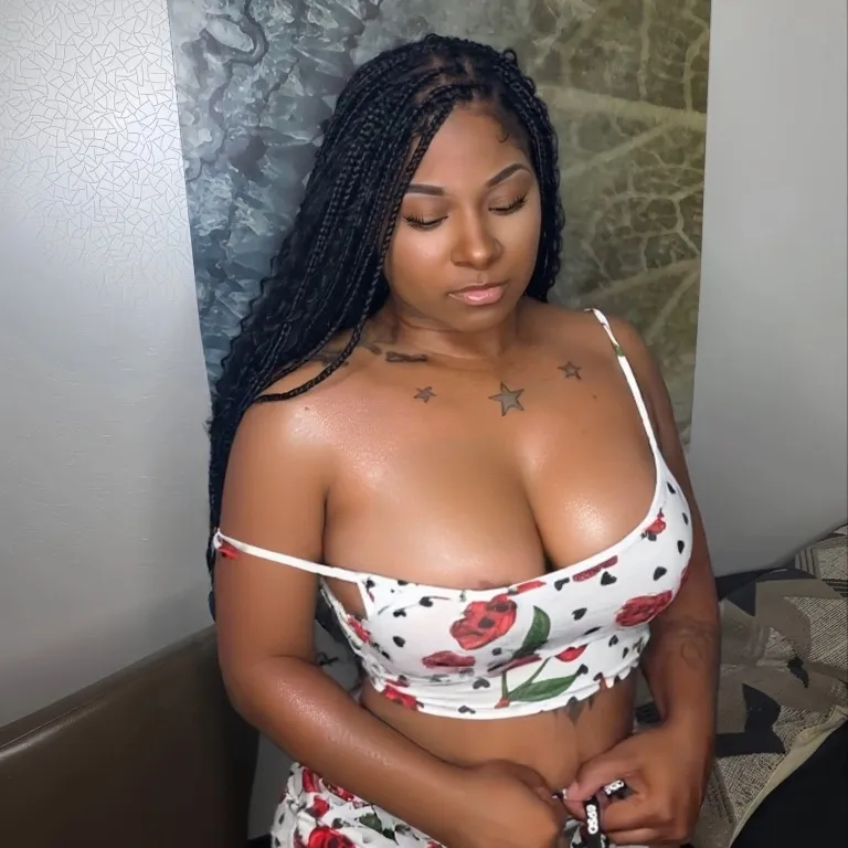  is Female Escorts. | Eau Claire | Wisconsin | United States | AmorousHug