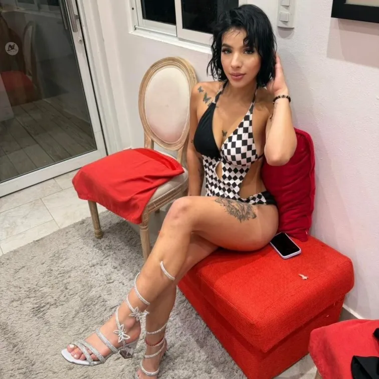  is Female Escorts. | Danville | Virginia | United States | AmorousHug