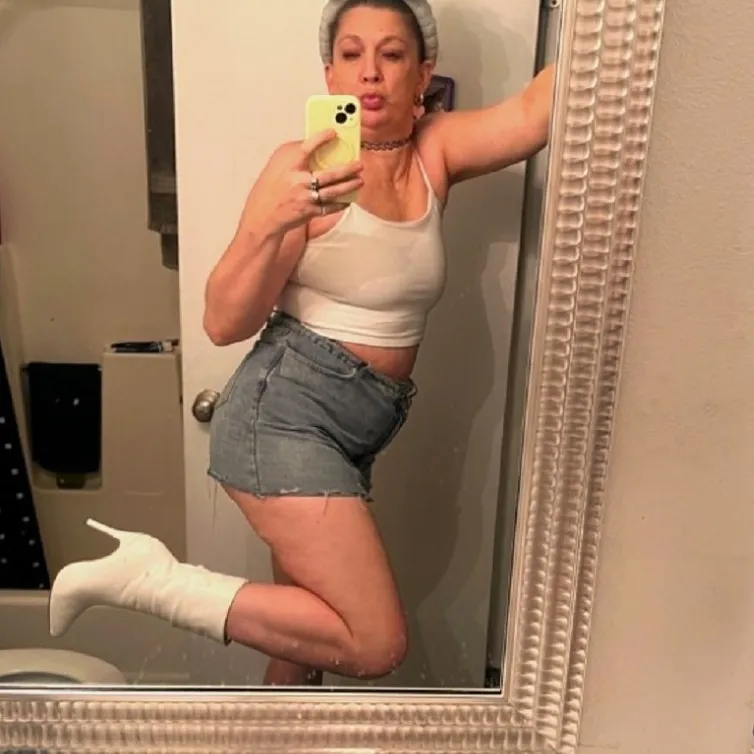  is Female Escorts. | Florence | South Carolina | United States | AmorousHug