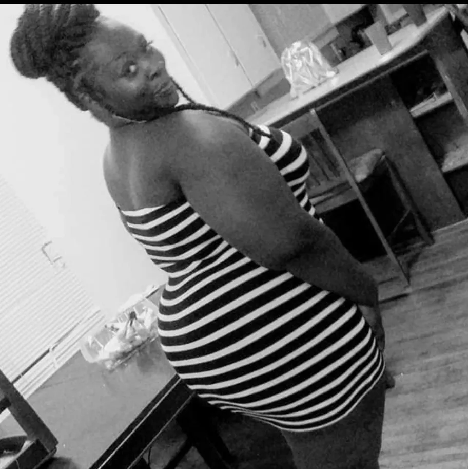  is Female Escorts. | Carbondale | Illinois | United States | AmorousHug