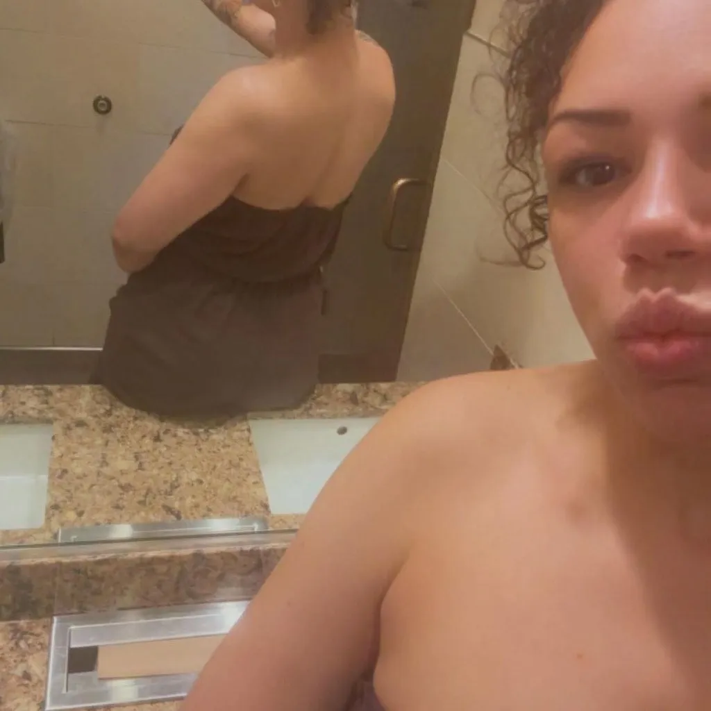  is Female Escorts. | York | Pennsylvania | United States | AmorousHug