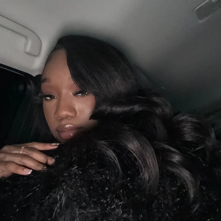  is Female Escorts. | Fayetteville | Arkansas | United States | AmorousHug