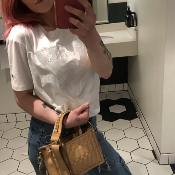  is Female Escorts. | Detroit | Michigan | United States | AmorousHug
