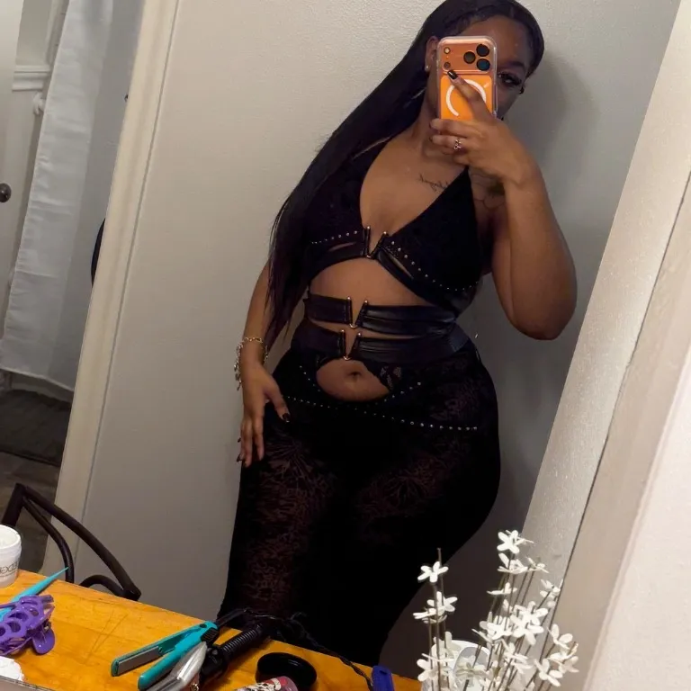  is Female Escorts. | Lake Of The Ozarks | Missouri | United States | AmorousHug