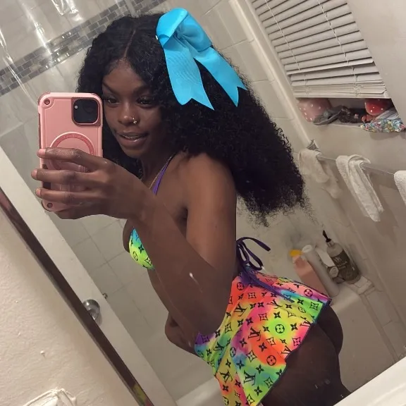 is Female Escorts. | San Fernando Valley | California | United States | AmorousHug