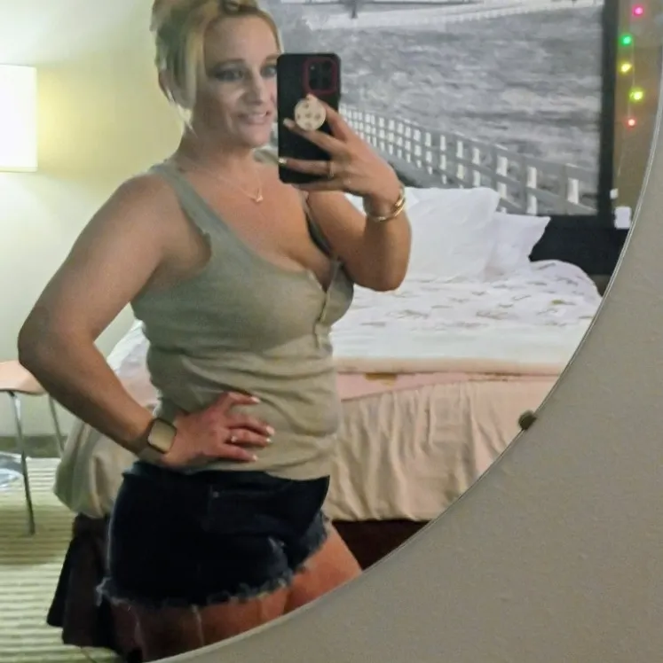  is Female Escorts. | Lexington | Kentucky | United States | AmorousHug