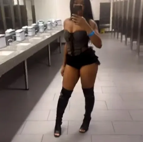  is Female Escorts. | Holland | Michigan | United States | AmorousHug